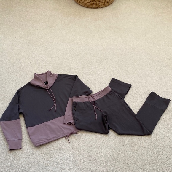 Athleta Hermosa Two-Tone Athleisure Set - Picture 14 of 15